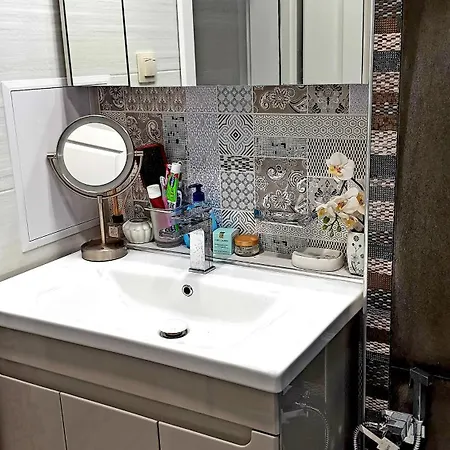 Apartment красив с целогодишен топъл басейн и джакузи Varna