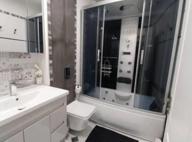 Apartament красив с целогодишен топъл басейн и джакузи