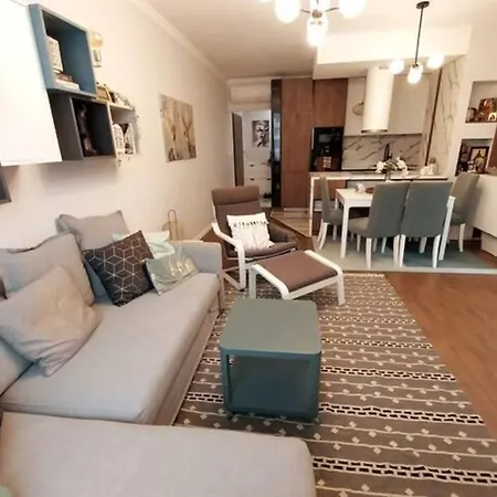 Apartment красив с целогодишен топъл басейн и джакузи Warna