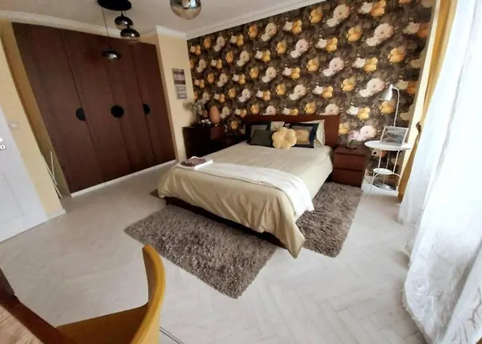 красив с целогодишен топъл басейн и джакузи * Warna